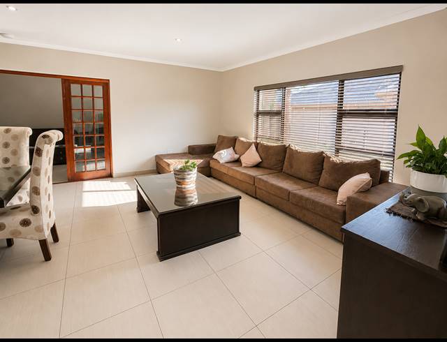 4 BEDROOM HOUSE FOR SALE IN THREE RIVERS EAST